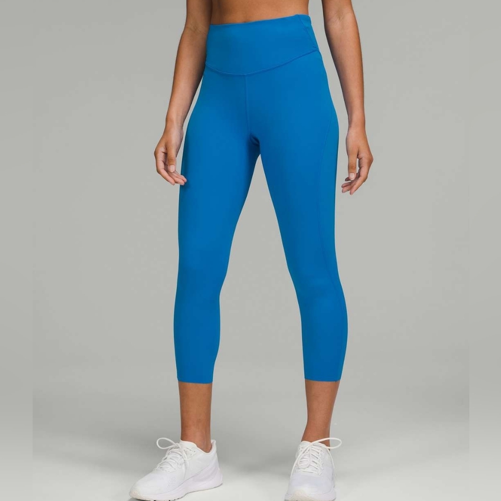 Lululemon Base Pace High Rise Cropped 23" Poolside Blue Running Nulux‎ Light 12